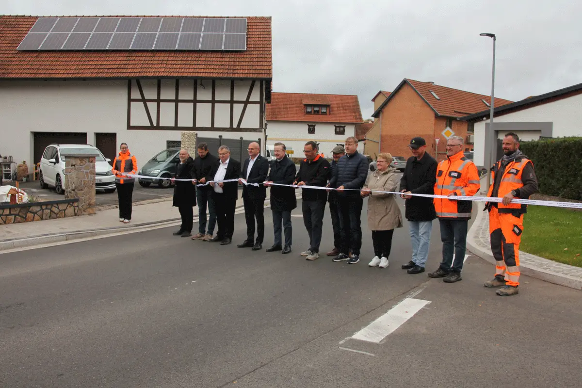 Bandschnitt für die grundhaft ausgebaute Suhltalstrasse in Ettenhausen a. d. Suhl